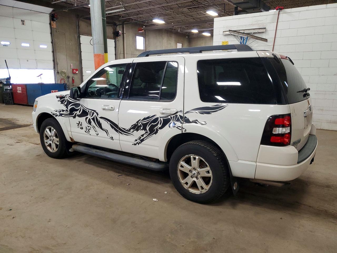 2010 Ford Explorer VIN 1FMEU7DE9AUA19659 photo 2