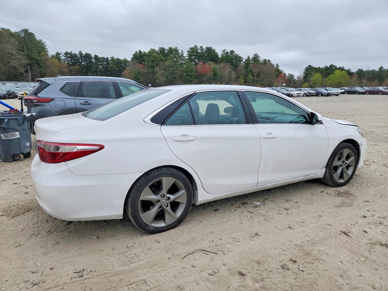 2015 Toyota Camry sola VIN 4T1BD1FK4FU143753 photo 3
