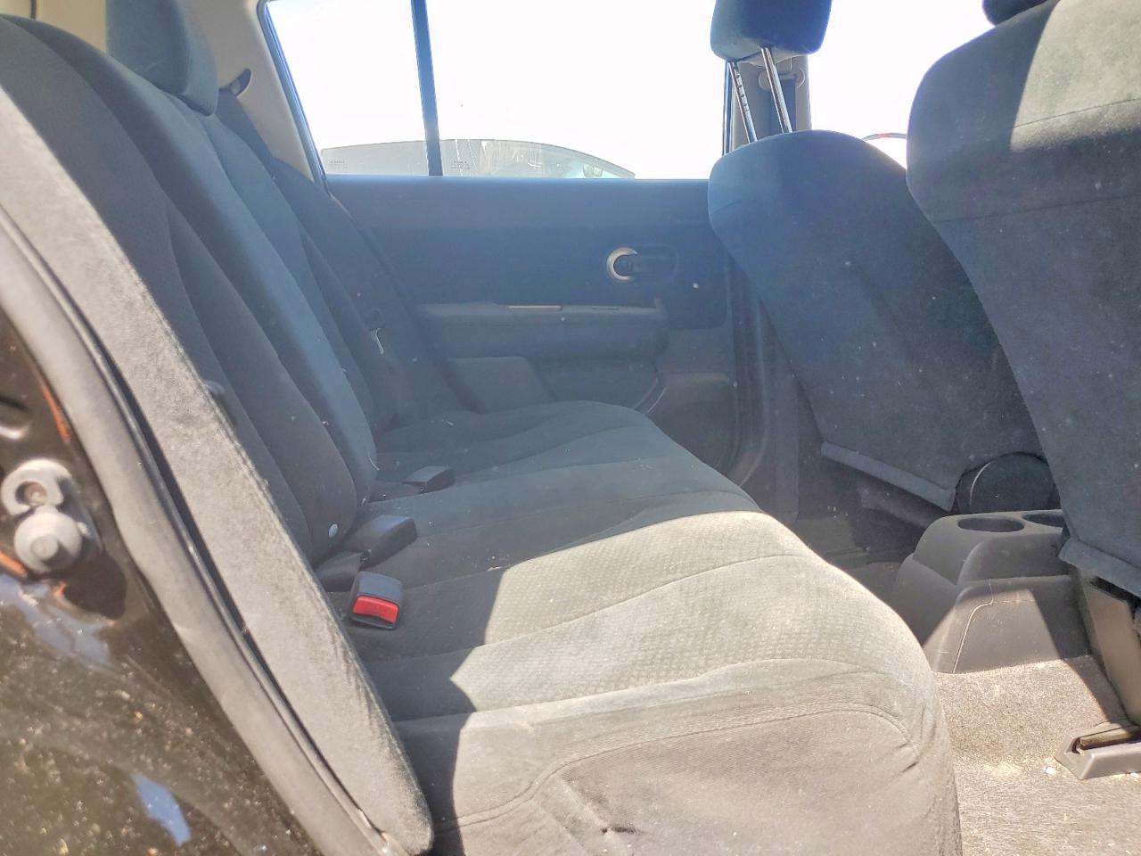 2011 Nissan Versa 1.8 VIN 3N1BC1CP8BL455265 photo 11