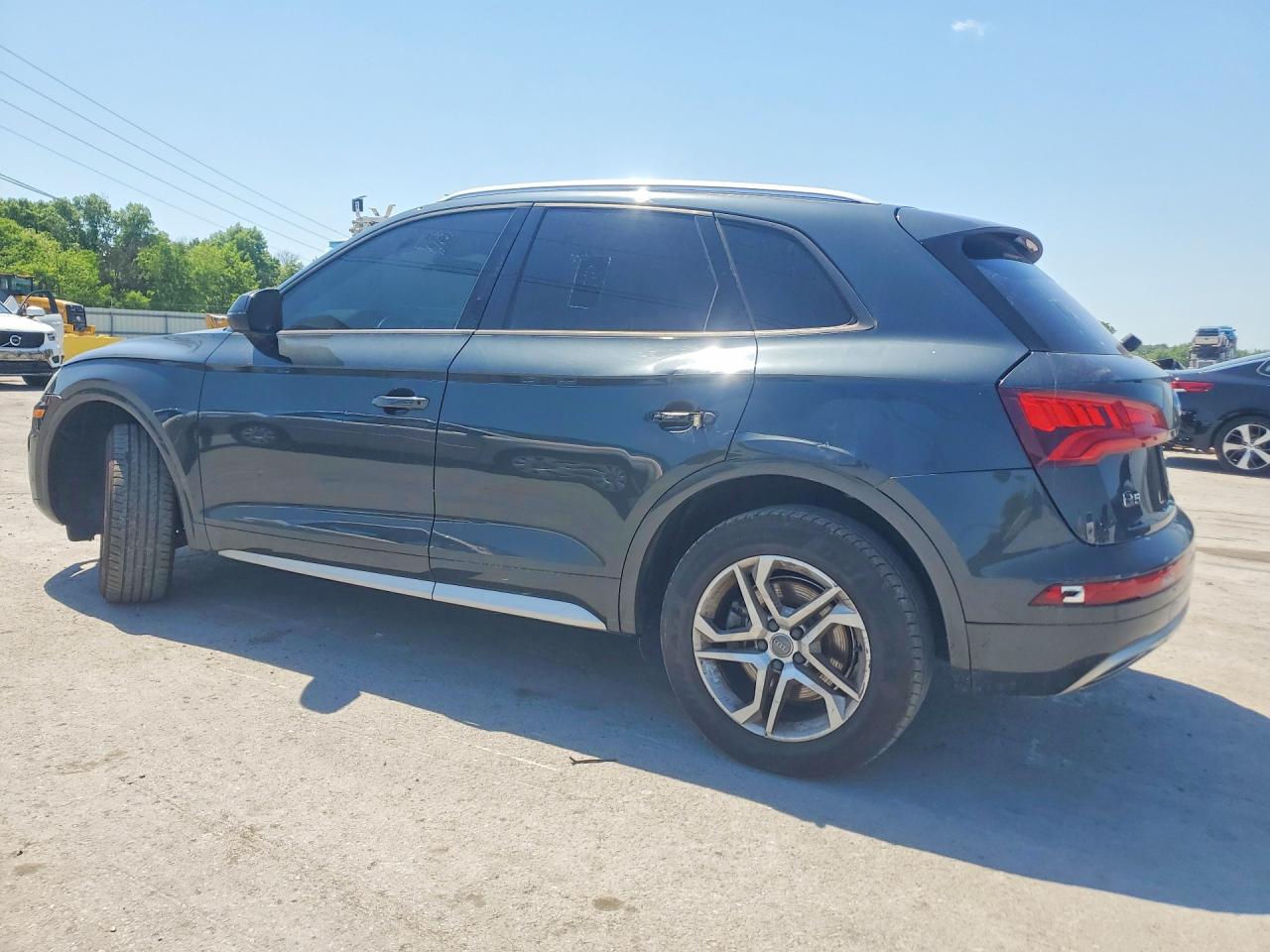 2018 Audi Q5 VIN WA1ANAFY6J2022707 photo 2