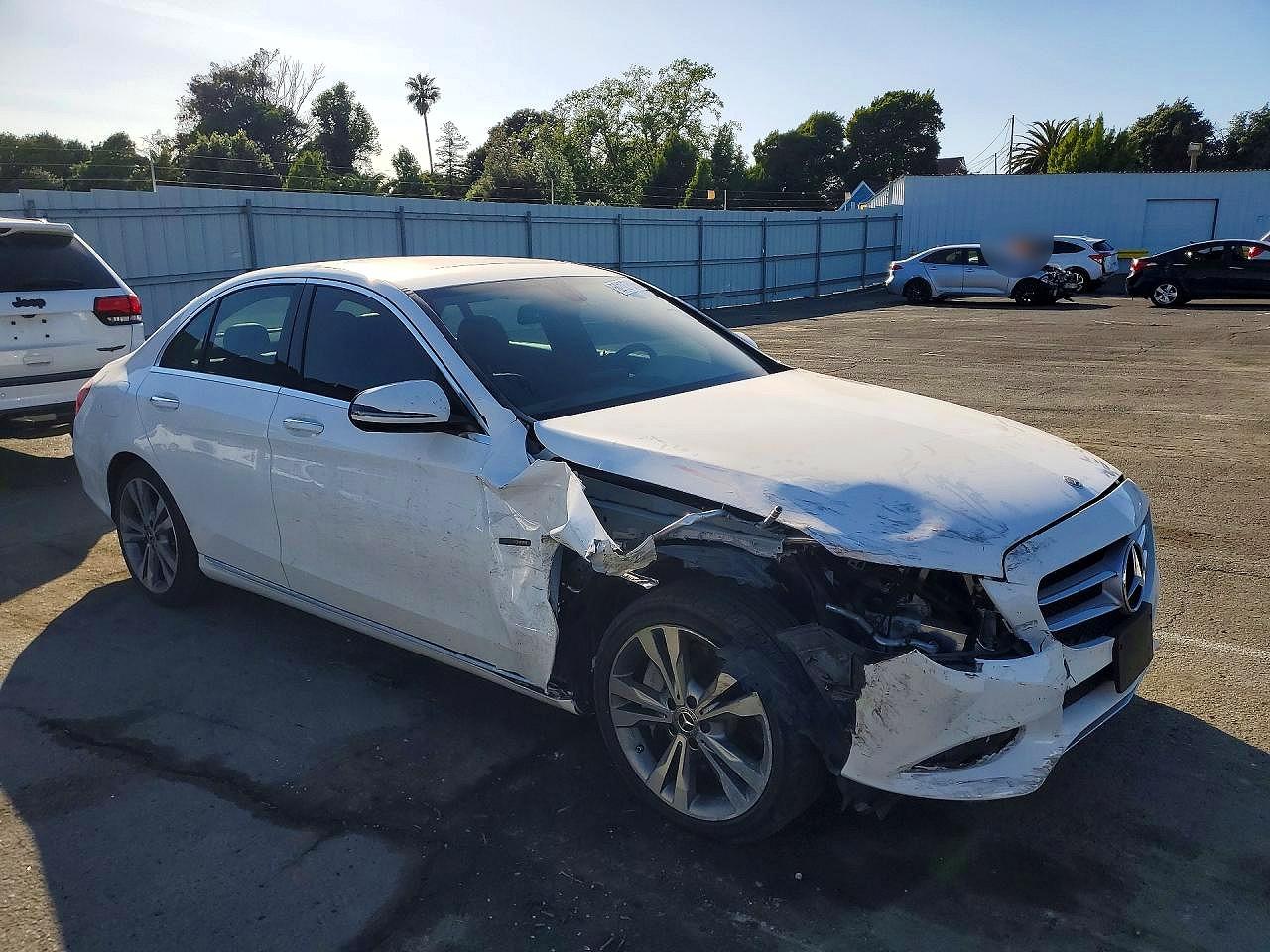 2018 MERCEDES-BENZ C class VIN 55SWF4HB9JU261649 photo 4