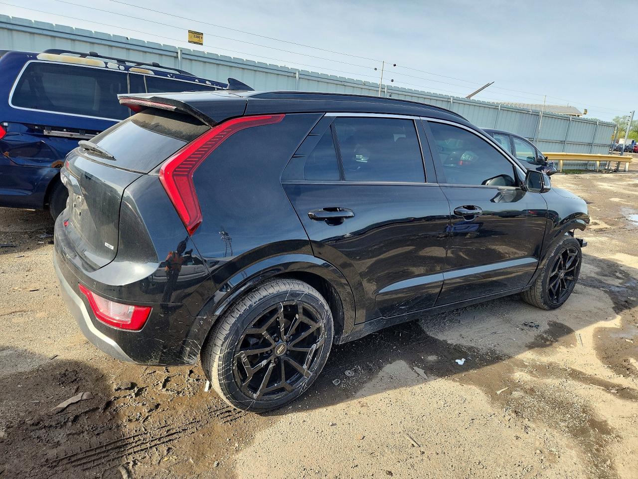 2023 Kia Niro VIN KNDCR3LE9P5033734 photo 3