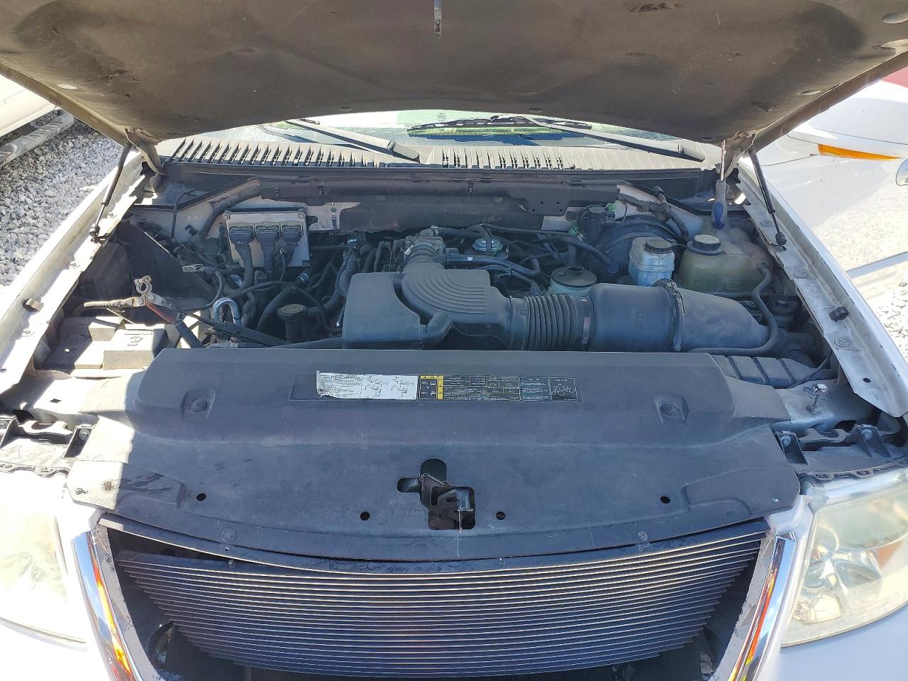 2004 Ford Expedition VIN 1FMFU17L14LA82163 photo 12