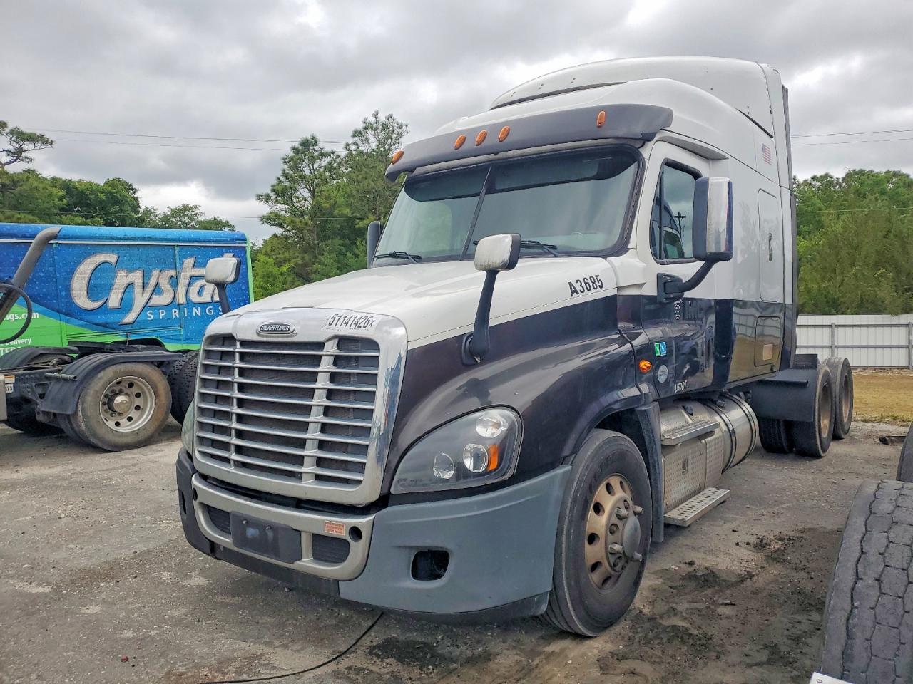 2017 FREIGHTLINER All other VIN 1FUGGLDR4HLJE0619 photo 2