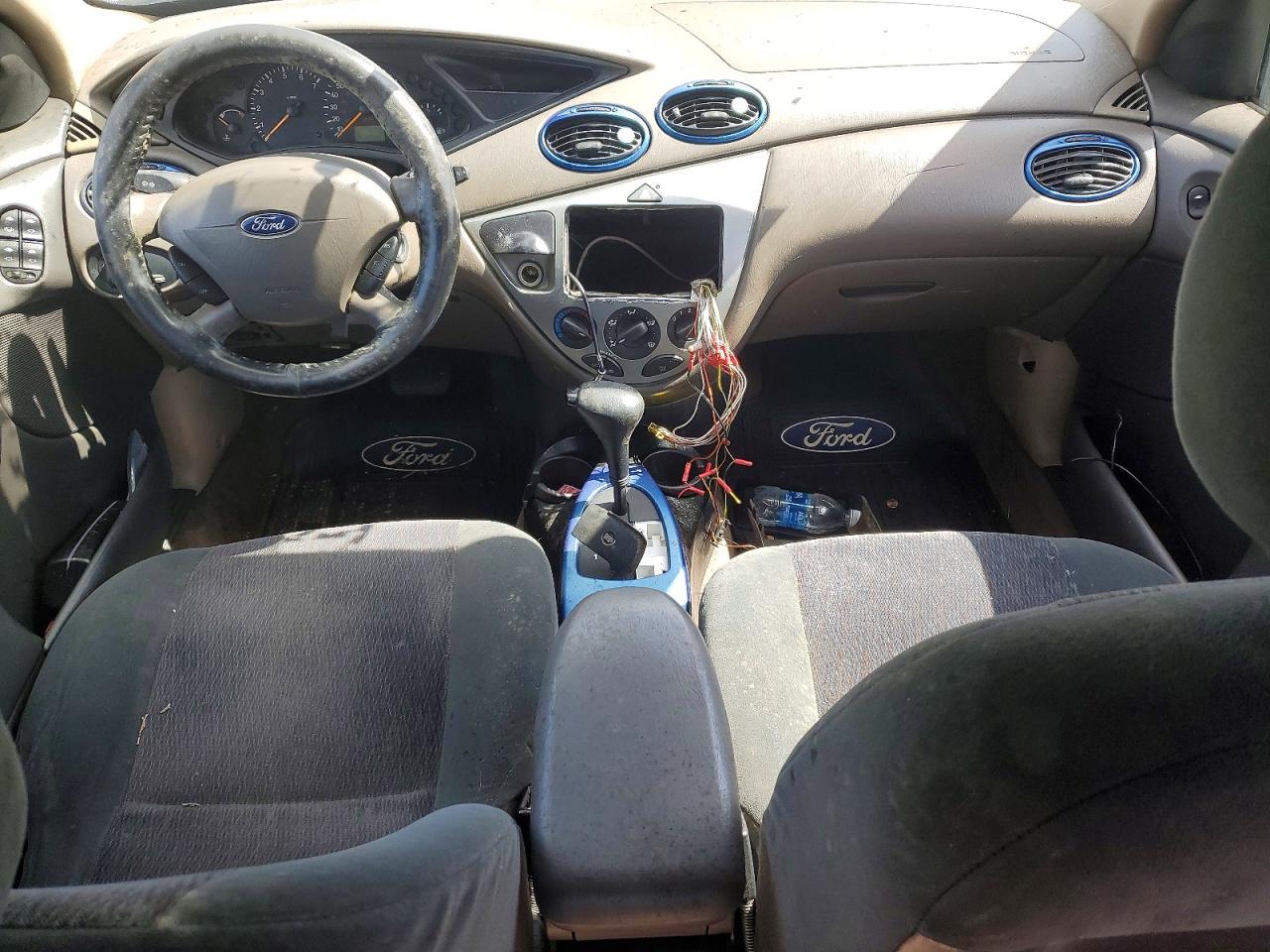 2002 FORD Focus VIN 3FAFP37372R139932 photo 8