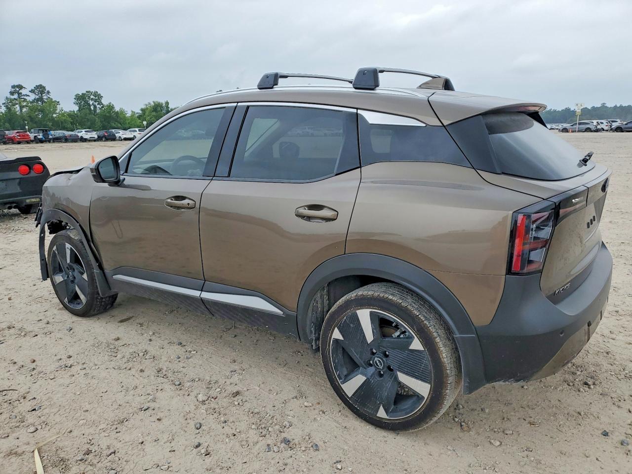 2025 NISSAN Kicks VIN 3N8AP6DA8SL403286 photo 2