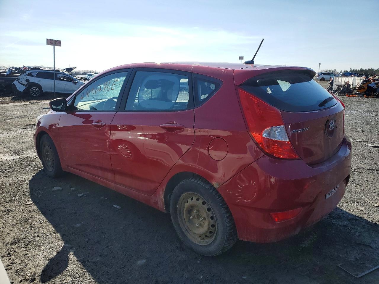 2015 Hyundai Accent VIN KMHCT5AE4FU214093 photo 2