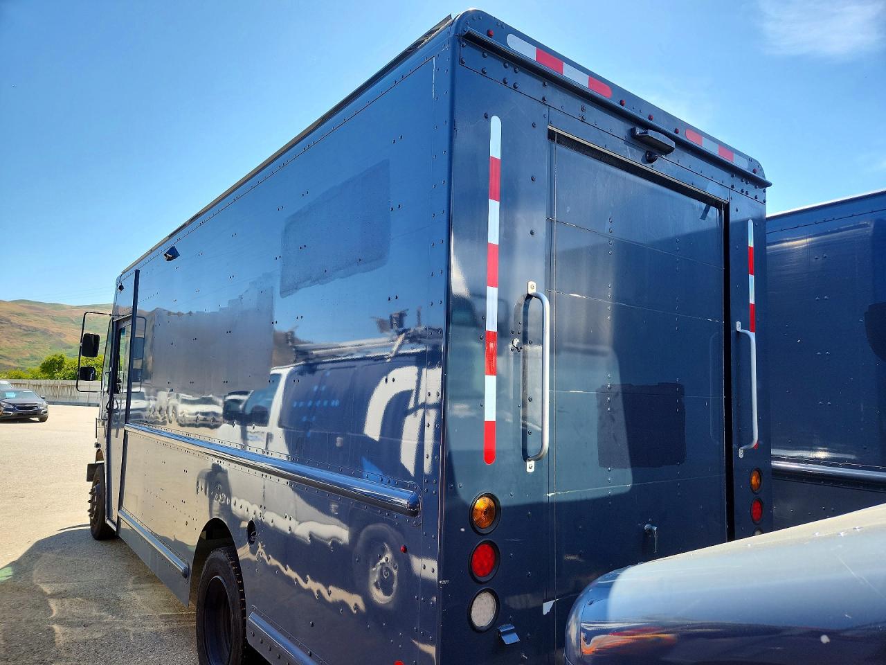 2021 FREIGHTLINER All other VIN 4UZAC2GA2MCMM9248 photo 2