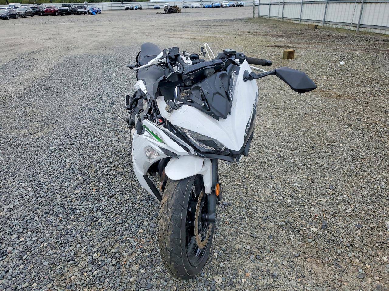 2017 Kawasaki Ex VIN JKAEXEJ16HDA01645 photo 2