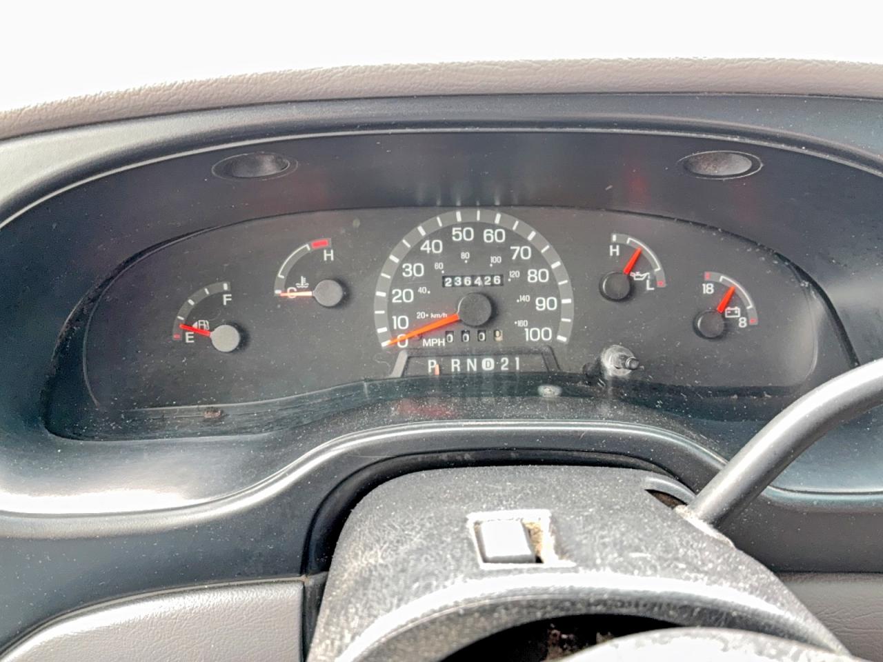 2000 Ford Econoline VIN 1FDWE35L7YHB54648 photo 8