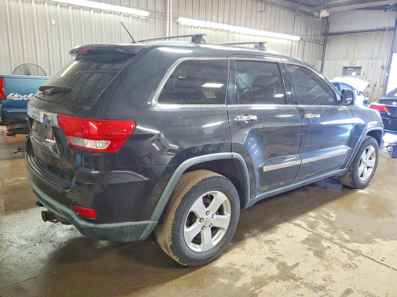 2011 Jeep Cherokee VIN 1J4RR4GG4BC655989 photo 3