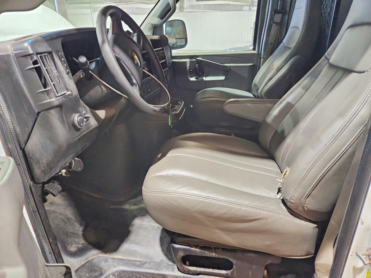 2016 CHEV Express VIN 1GCWGAFF5G1215627 photo 7