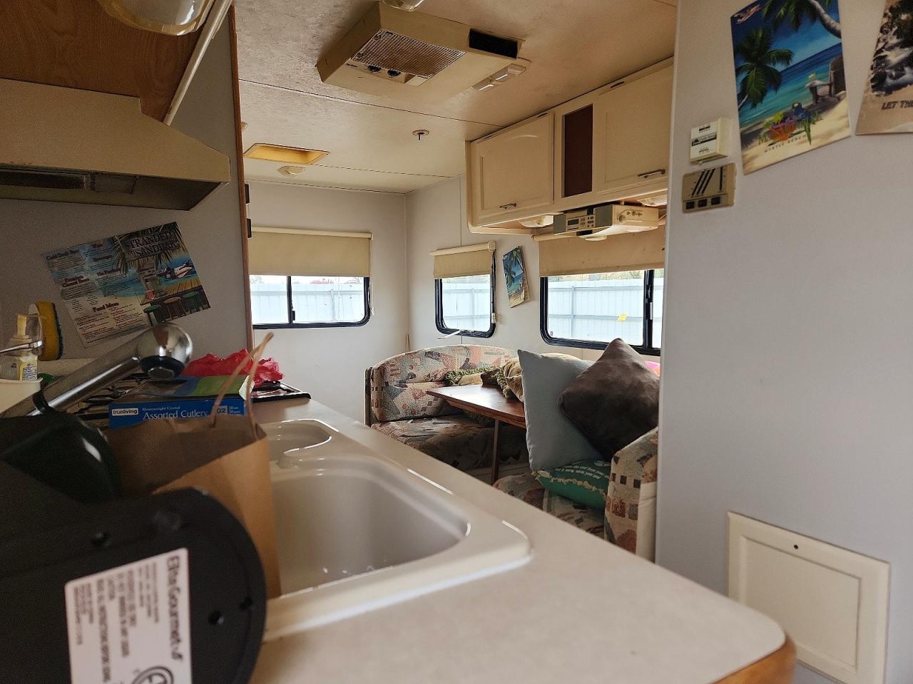 2000 COACHMEN Trailer VIN 1TC2B0313Y1201862 photo 6
