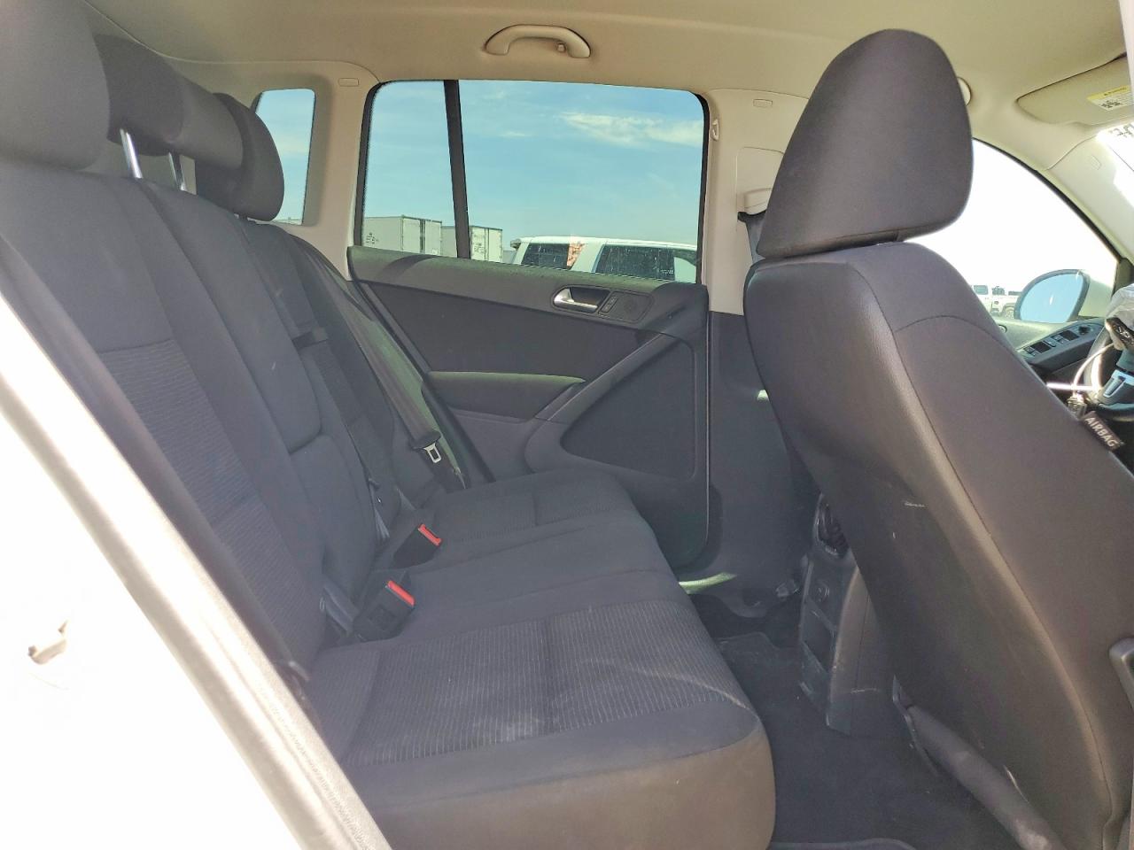 2018 Volkswagen All other VIN WVGAV7AX8JK005247 photo 11