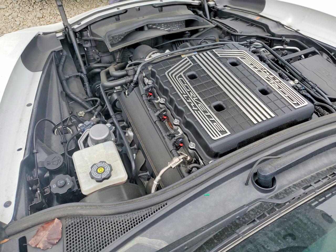 2018 Chevrolet Corvette VIN 1G1YN2D62J5601597 photo 11