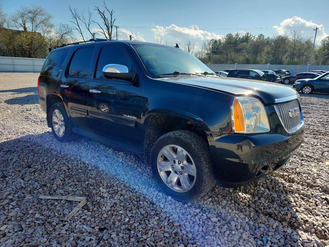 2010 GMC Yukon VIN 1GKUKCE03AR254521 photo 4