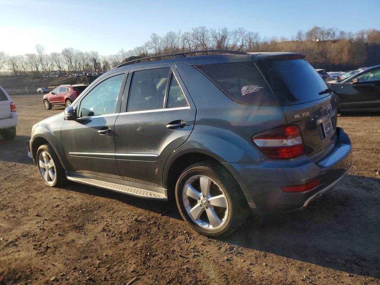 2011 Mercedes-Benz M-class VIN 4JGBB8GB7BA702933 photo 2