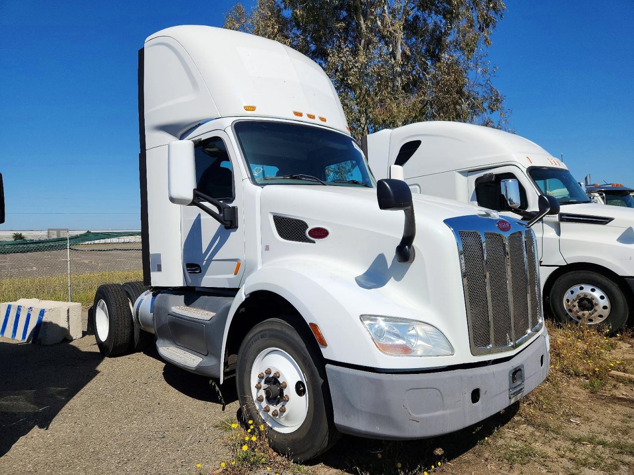 2016 PETERBILT All other VIN 1XPBA48X3GD299421 photo 1