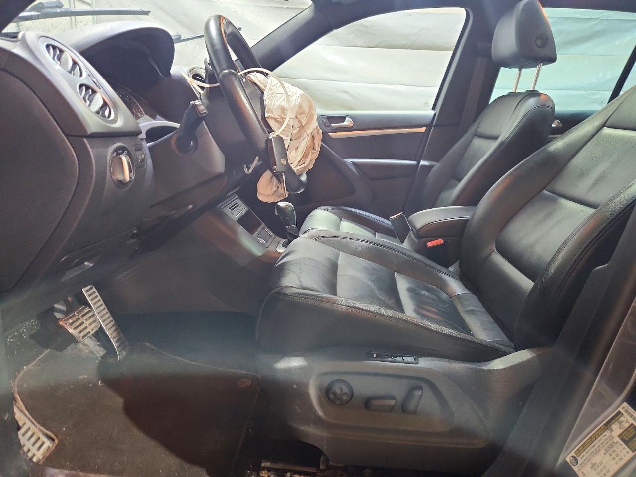 2014 VOLKSWAGEN Tiguan VIN WVGBV3AXXEW058799 photo 7