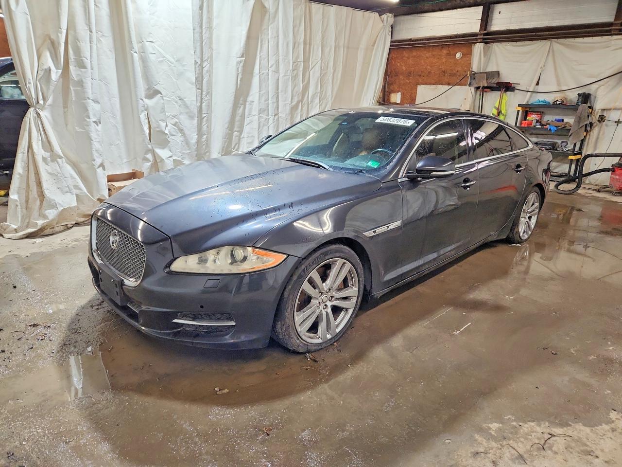 2012 Jaguar Xj VIN SAJWA2GB7CLV30139 photo 1