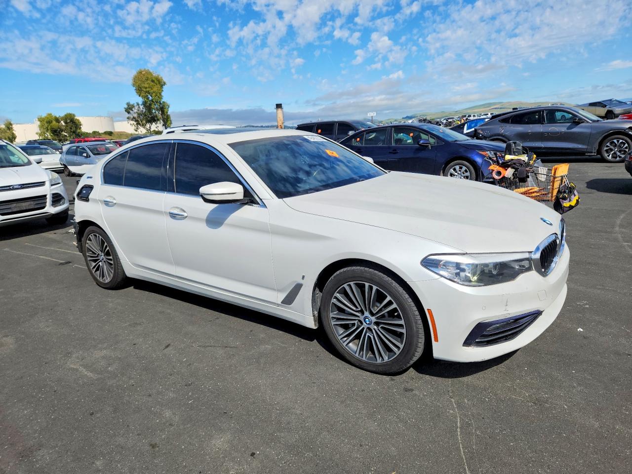 2018 BMW 5 series VIN WBAJA9C59JB251714 photo 4