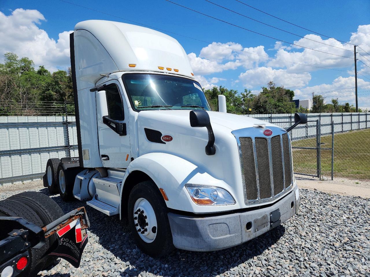 2017 PETERBILT All other VIN 1XPBD49X6HD430848 photo 1