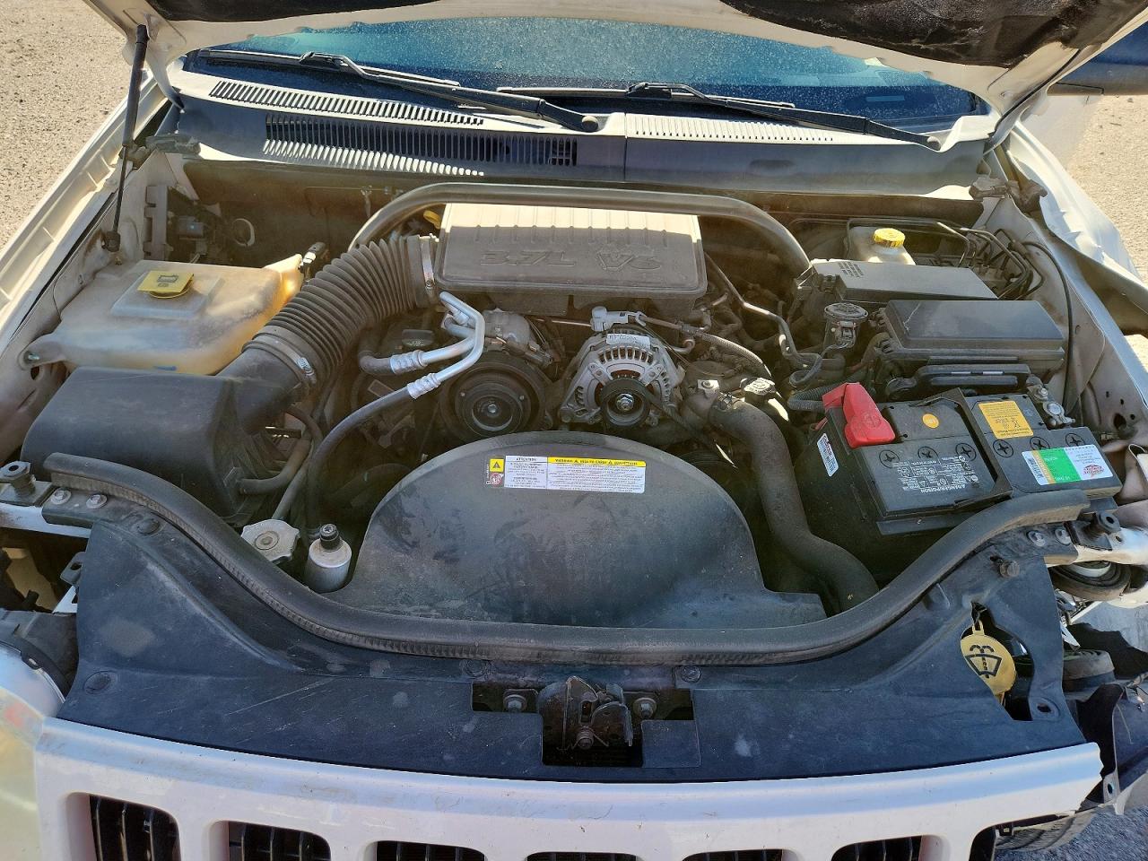 2009 Jeep Cherokee VIN 1J8GR48K19C516597 photo 11