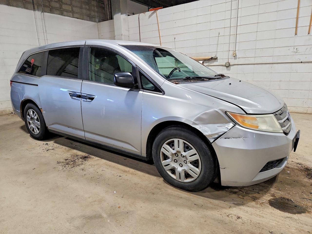 2011 Honda All models VIN 5FNRL5H29BB053687 photo 4