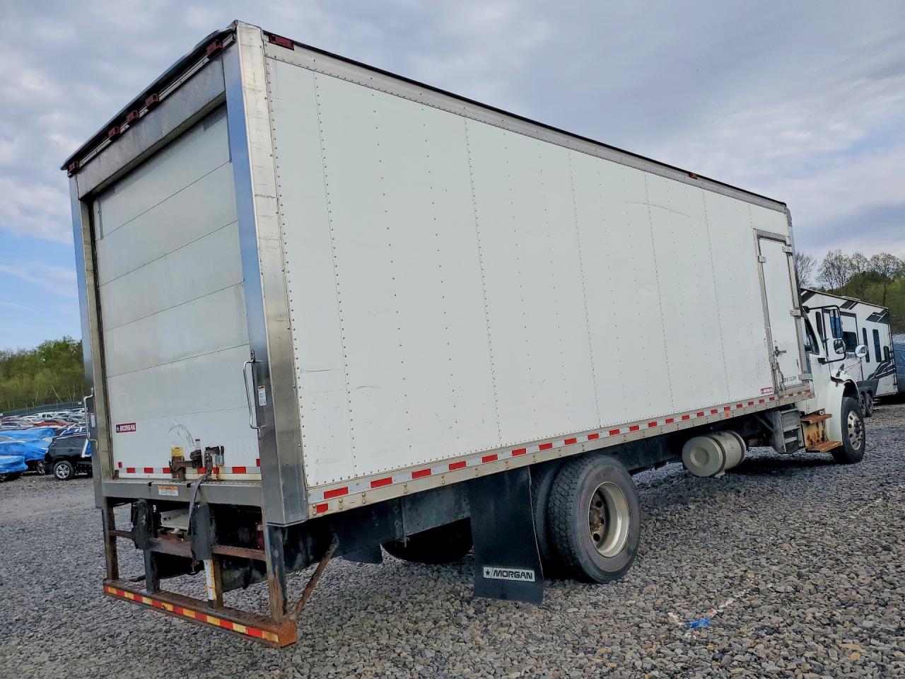 2018 FREIGHTLINER All other VIN 3ALACXFC6JDJU3098 photo 3