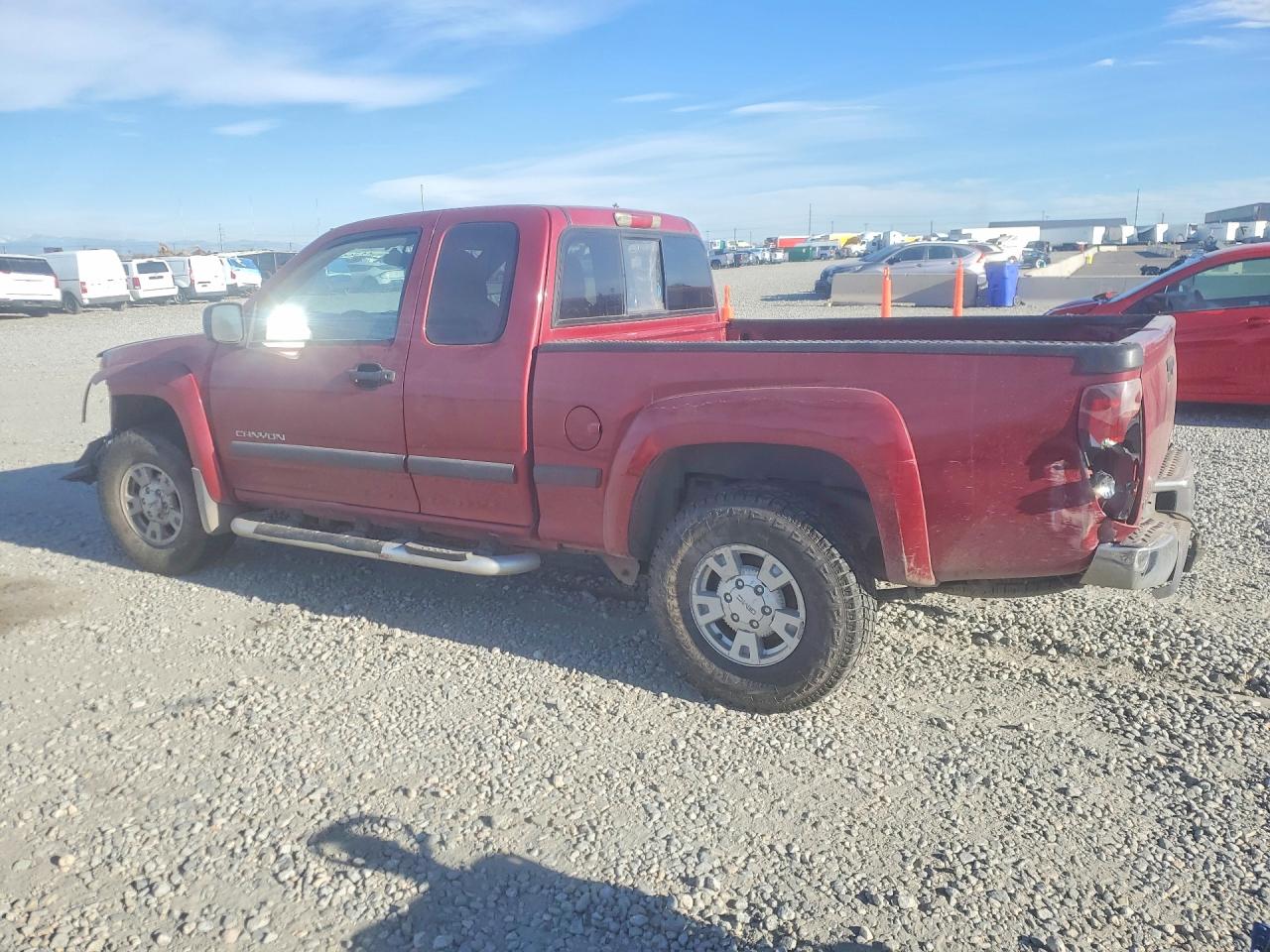 2005 GMC Canyon VIN 1GTDT196658242256 photo 2