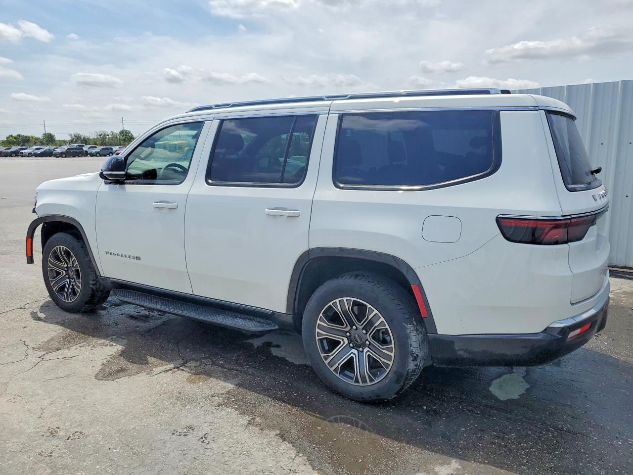 2025 Jeep Wagoneer VIN 1C4SJVBP3SS510122 photo 2