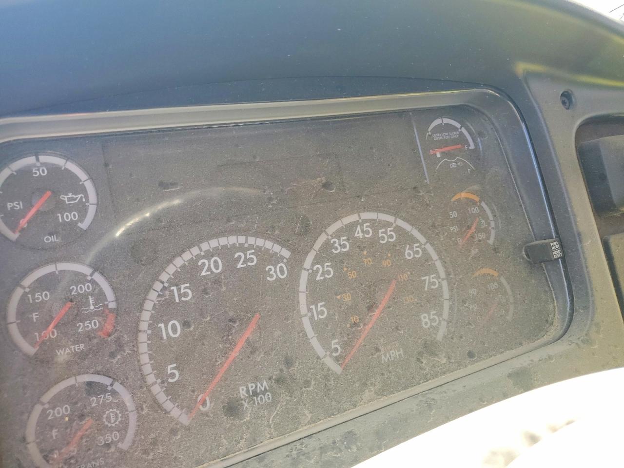 2022 FREIGHTLINER All other VIN 1FVDCXFC9NHNA0735 photo 8