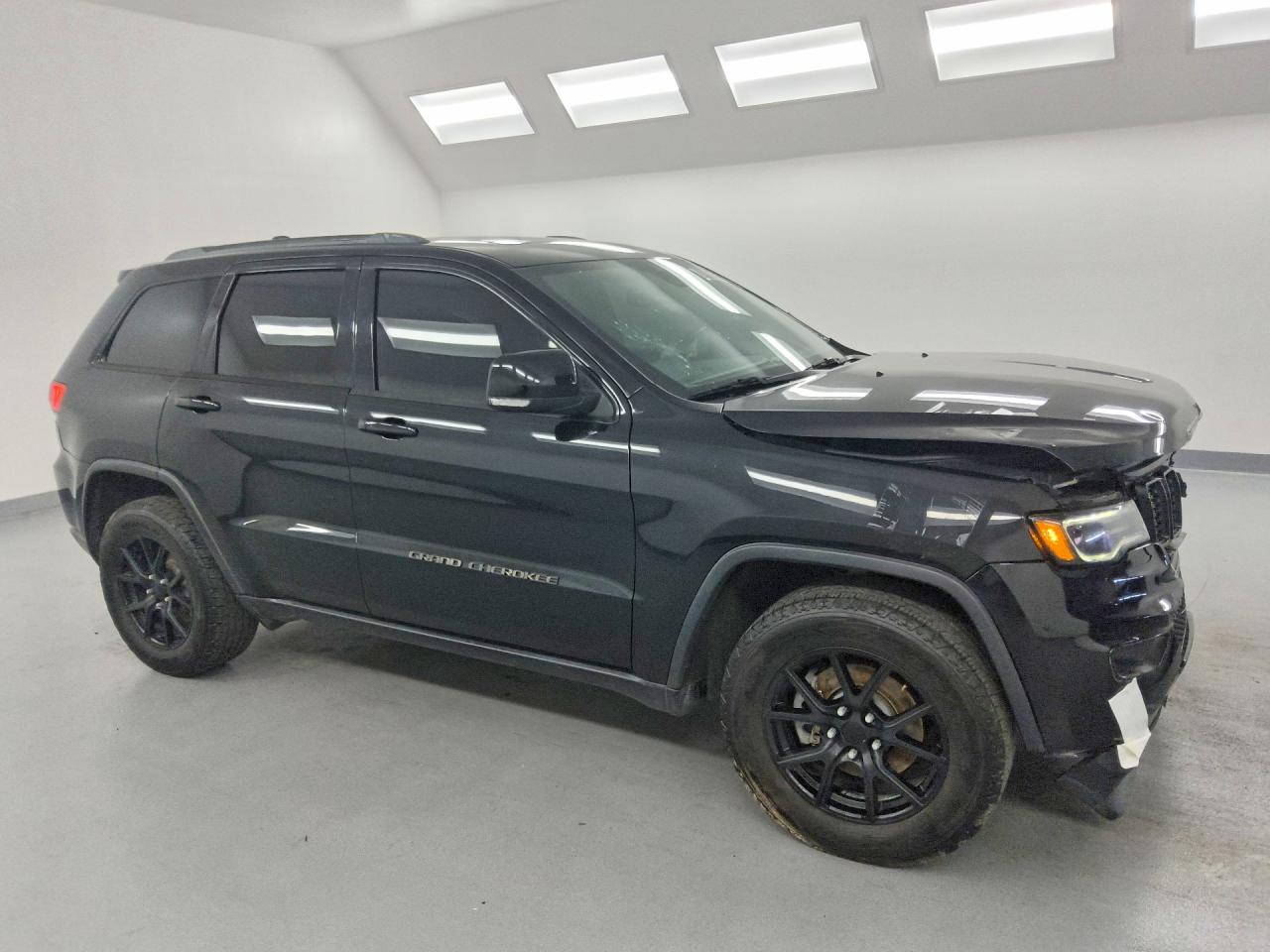2017 Jeep Grand cher VIN 1C4RJEBG5HC779305 photo 4