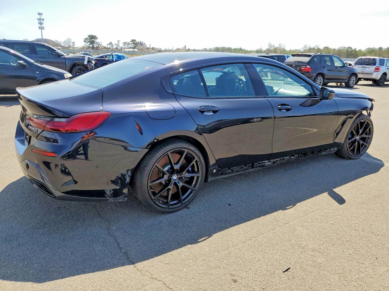2022 BMW M8 VIN WBAGV8C06NCH89562 photo 3