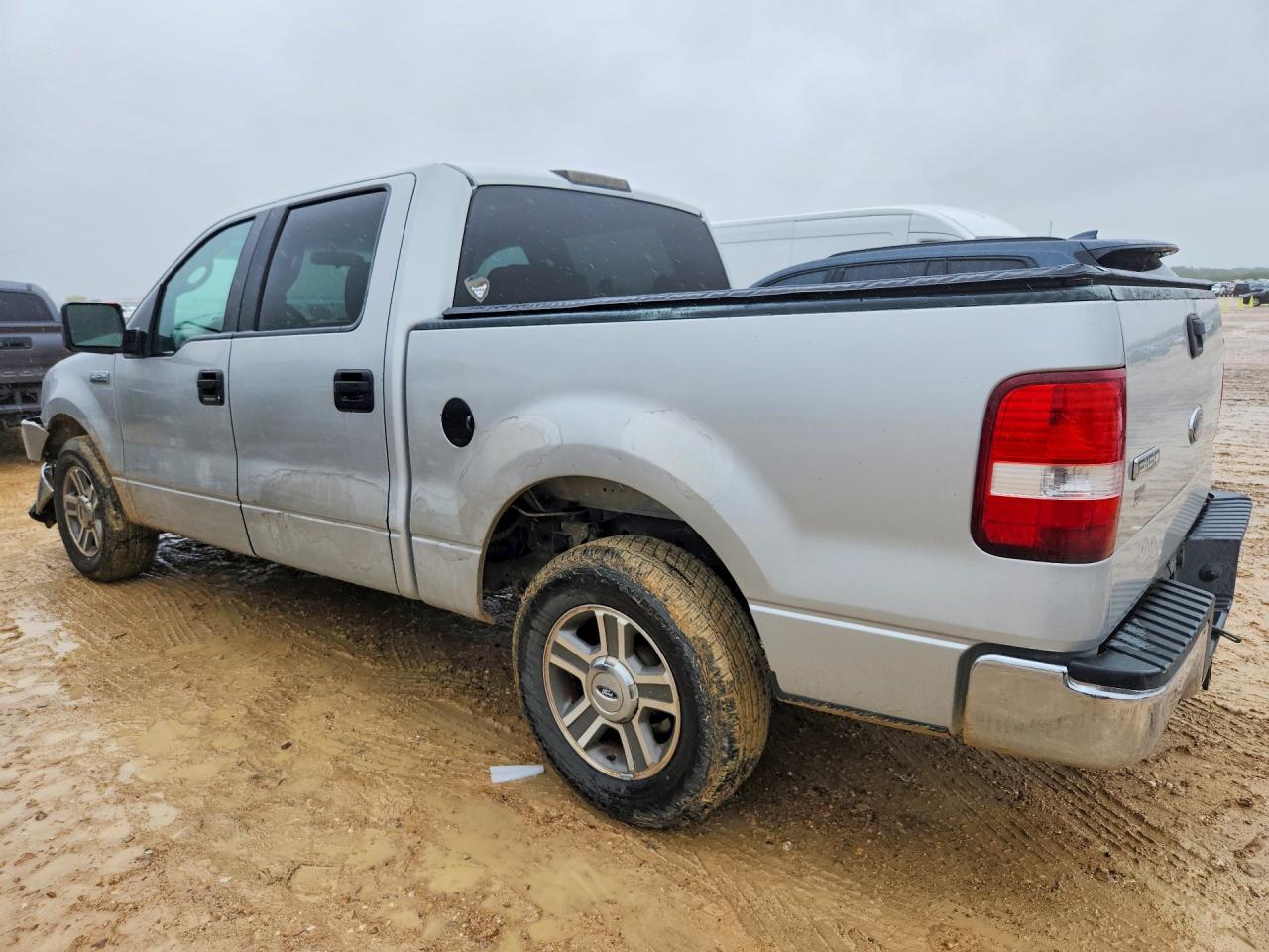 2004 Ford F150 VIN 1FTPW12584KC37728 photo 2