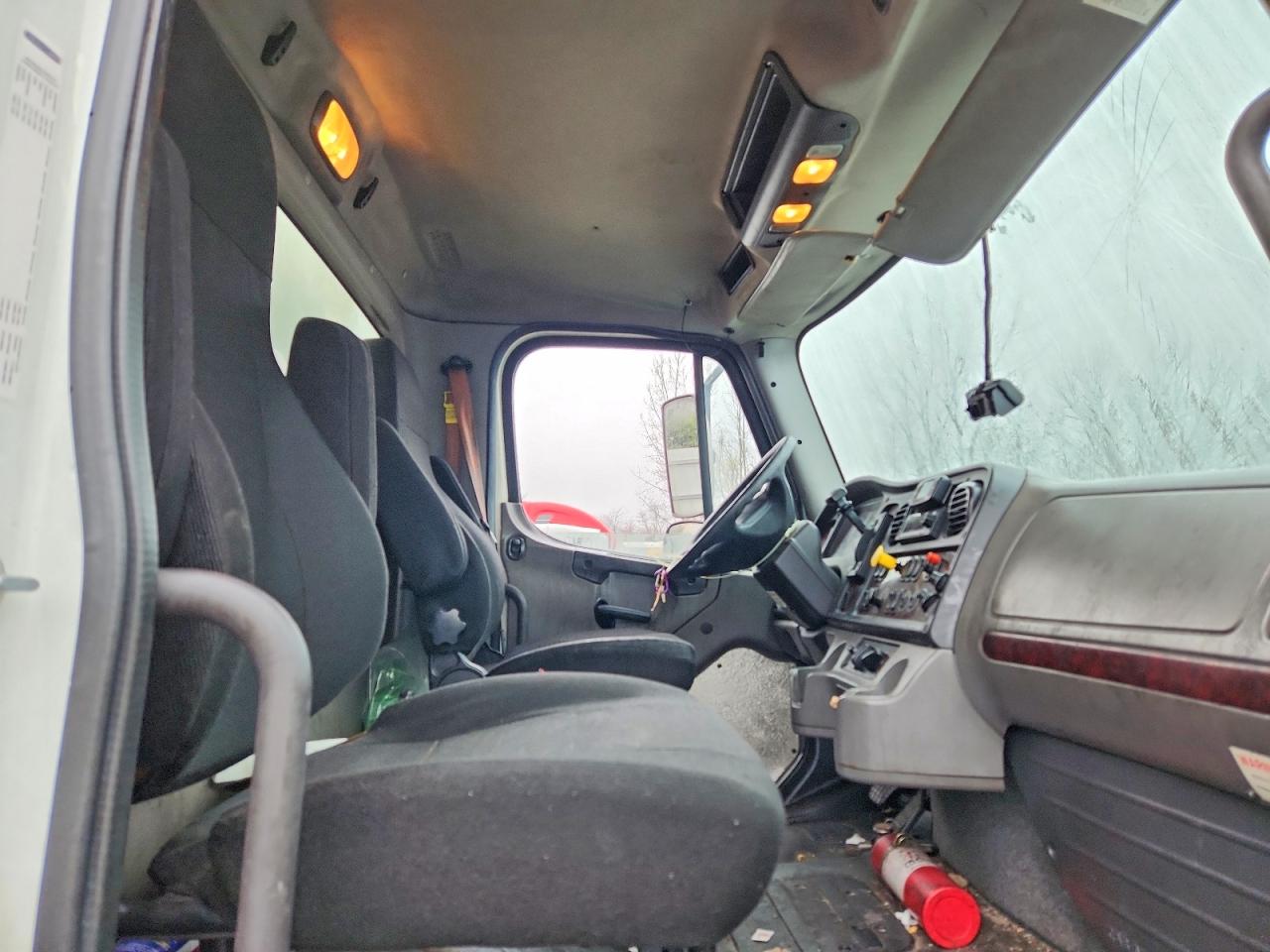 2017 FREIGHTLINER All other VIN 3ALACWDT9HDJB7842 photo 5