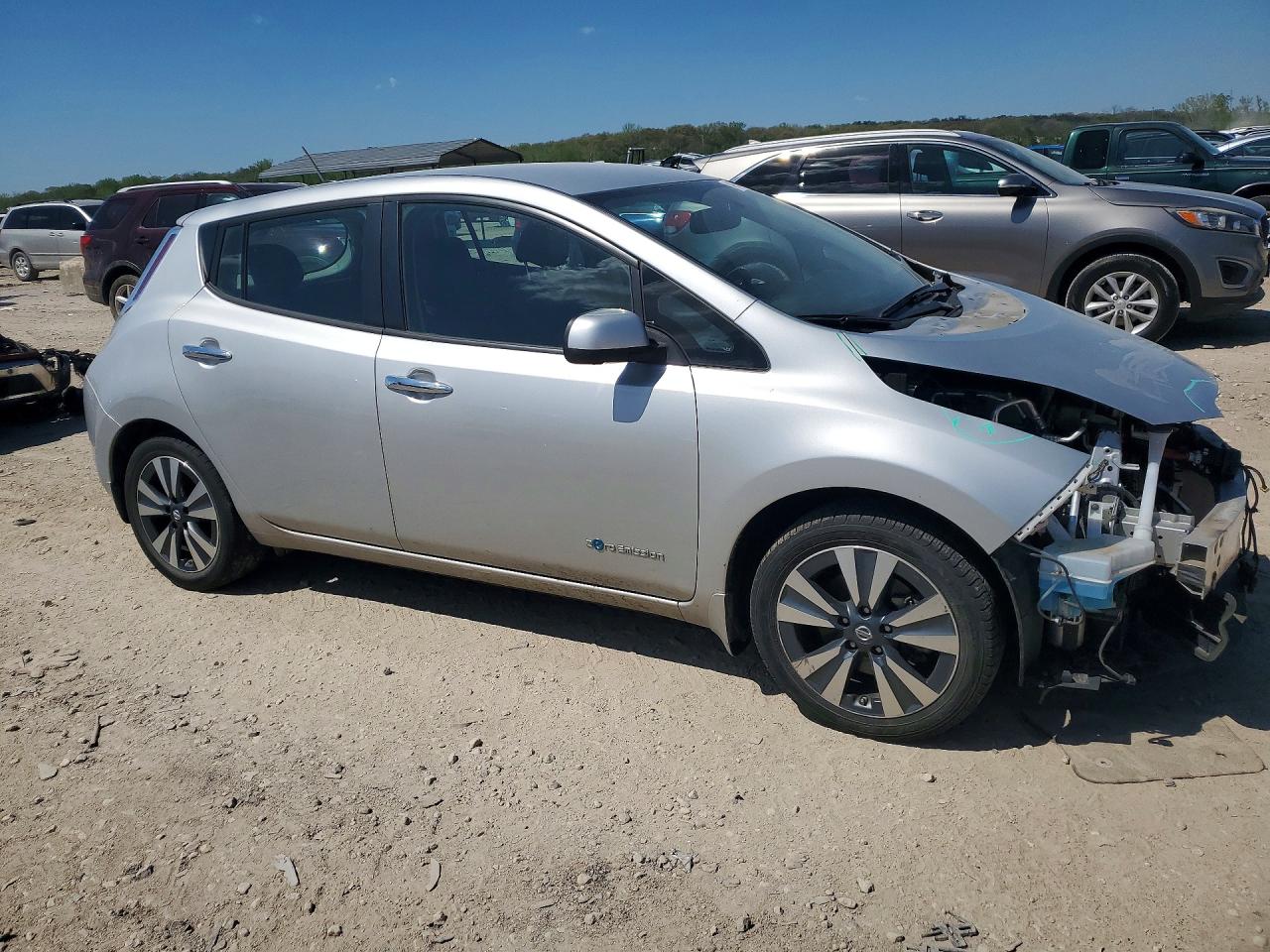2017 Nissan Leaf VIN 1N4BZ0CP8HC301977 photo 4