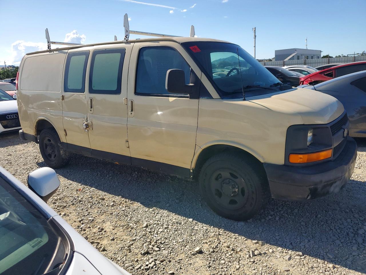 2005 CHEVROLET Express VIN 1GCFG15X551134165 photo 4