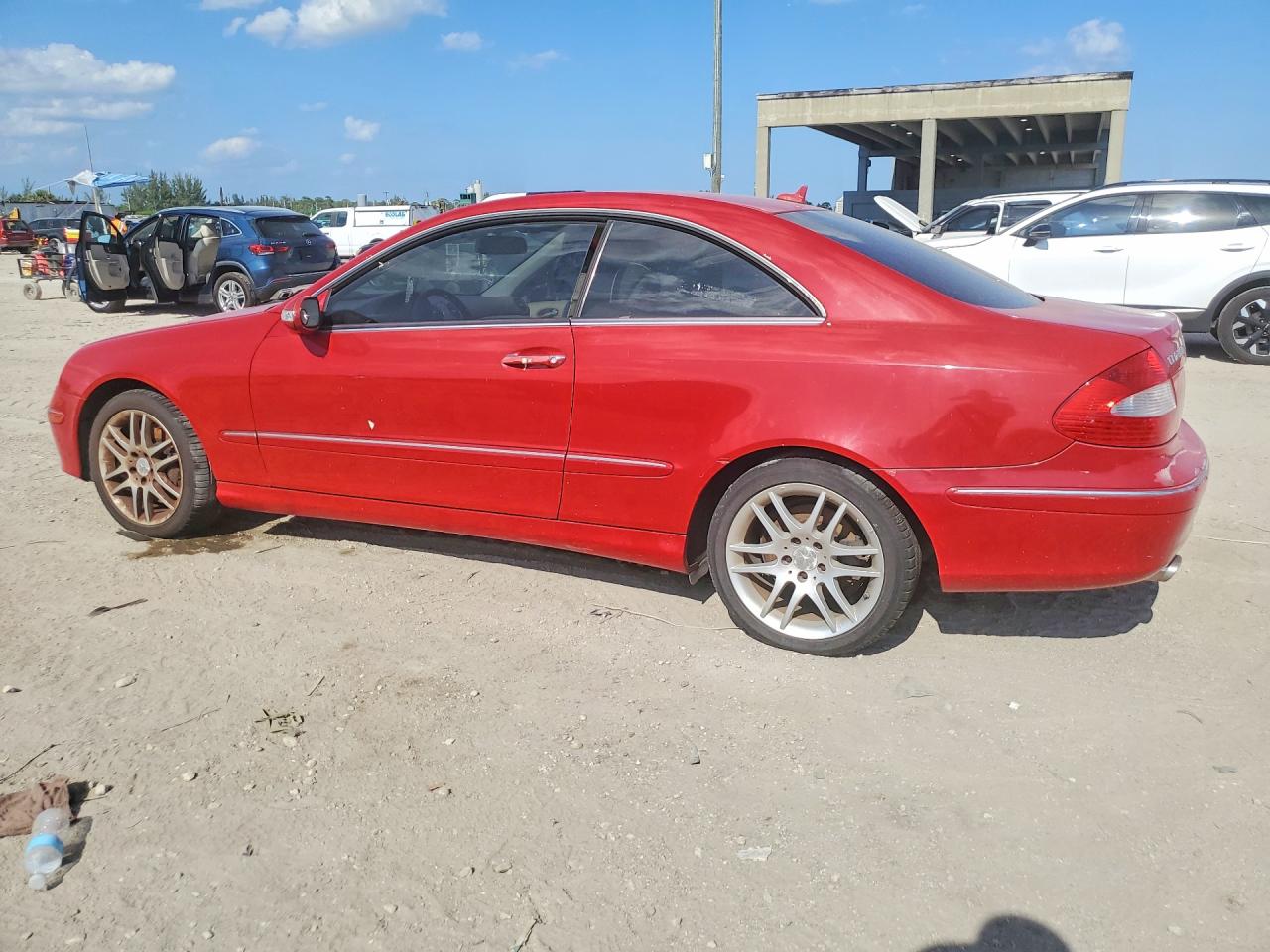 2009 Mercedes-Benz Clk-class VIN WDBTJ56H99F264993 photo 2