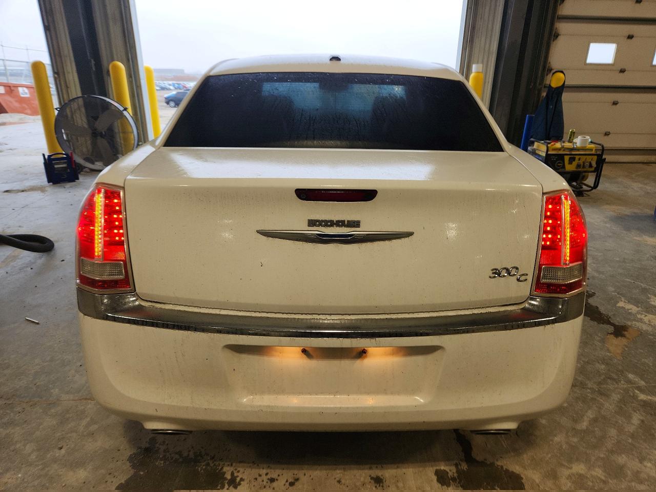 2011 Chrysler 300 VIN 2C3CA6CT1BH523887 photo 6
