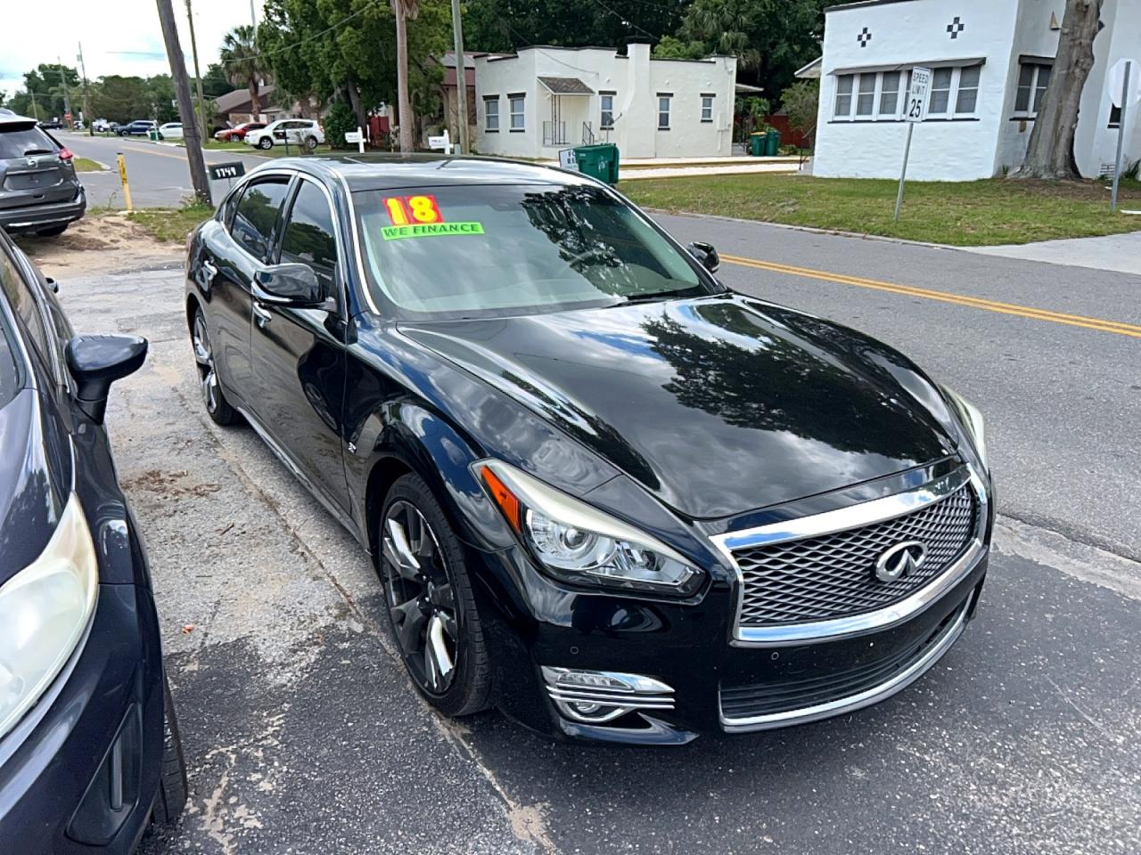 2018 INFINITI Q70 VIN JN1BY1PP0JM330471 photo 1