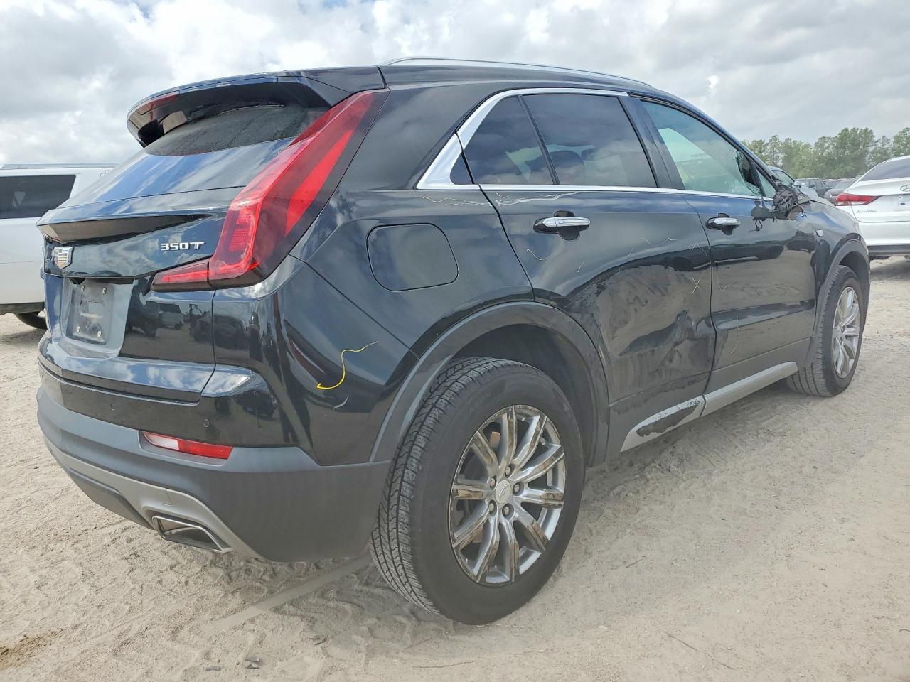 2020 Cadillac Xt4 VIN 1GYFZDR4XLF039834 photo 3