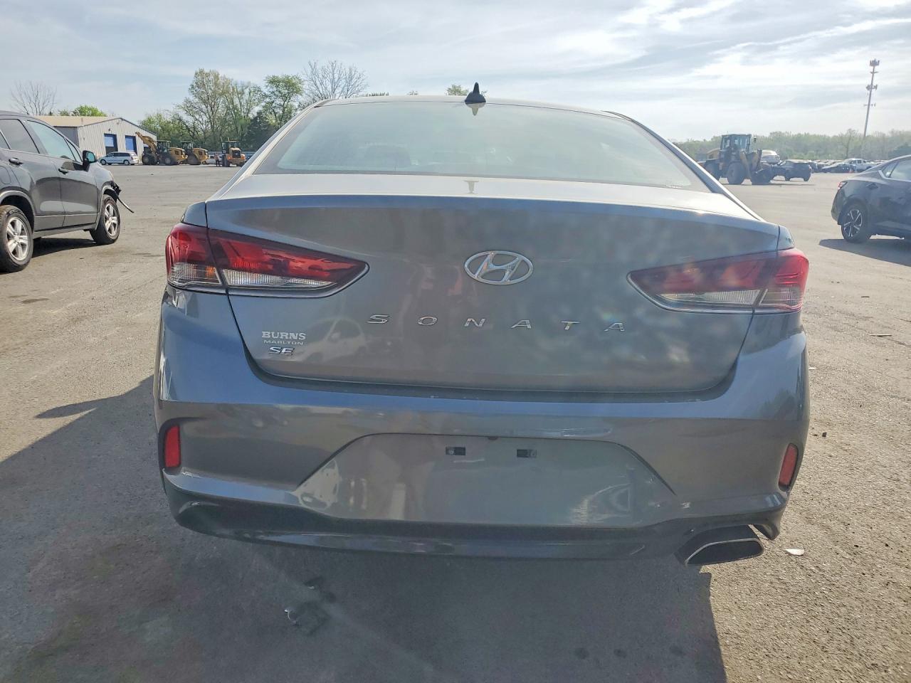 2018 Hyundai Sonata VIN 5NPE24AF8JH675741 photo 6