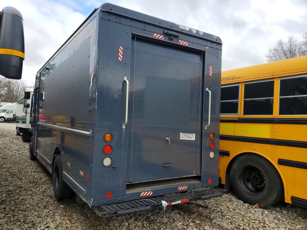2020 FREIGHTLINER All other VIN 4UZAC2EA3LCLZ6044 photo 2