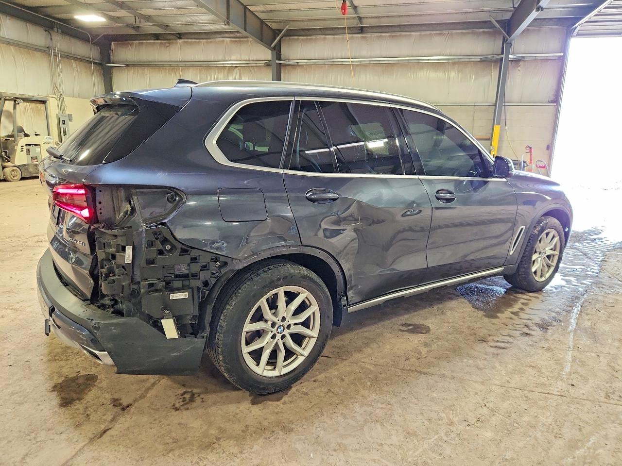 2021 BMW X5 VIN 5UXCR6C06M9D87075 photo 3