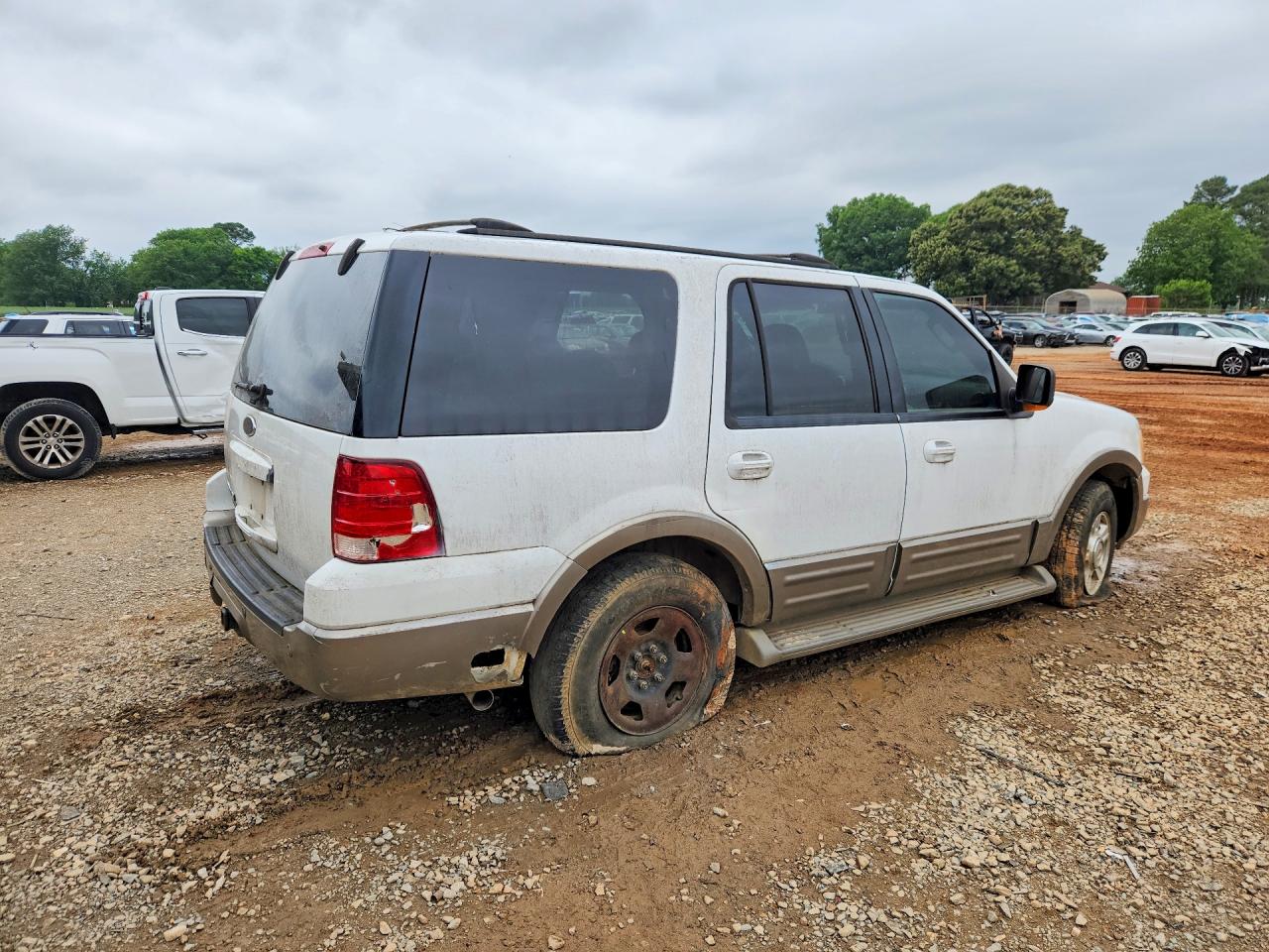 2003 Ford Expedition VIN 1FMRU17W33LC04009 photo 3