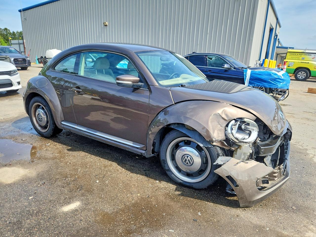 2013 Volkswagen Beetle VIN 3VWHX7AT0DM647515 photo 4