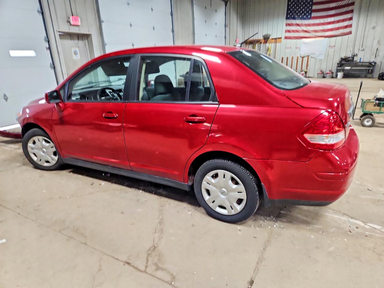 2011 NISSAN Versa VIN 3N1BC1AP5BL449720 photo 2