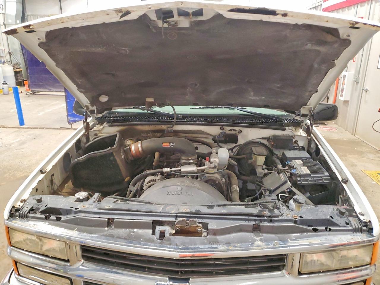 1999 Chevrolet Tahoe VIN 1GNEK13R6XJ355699 photo 12