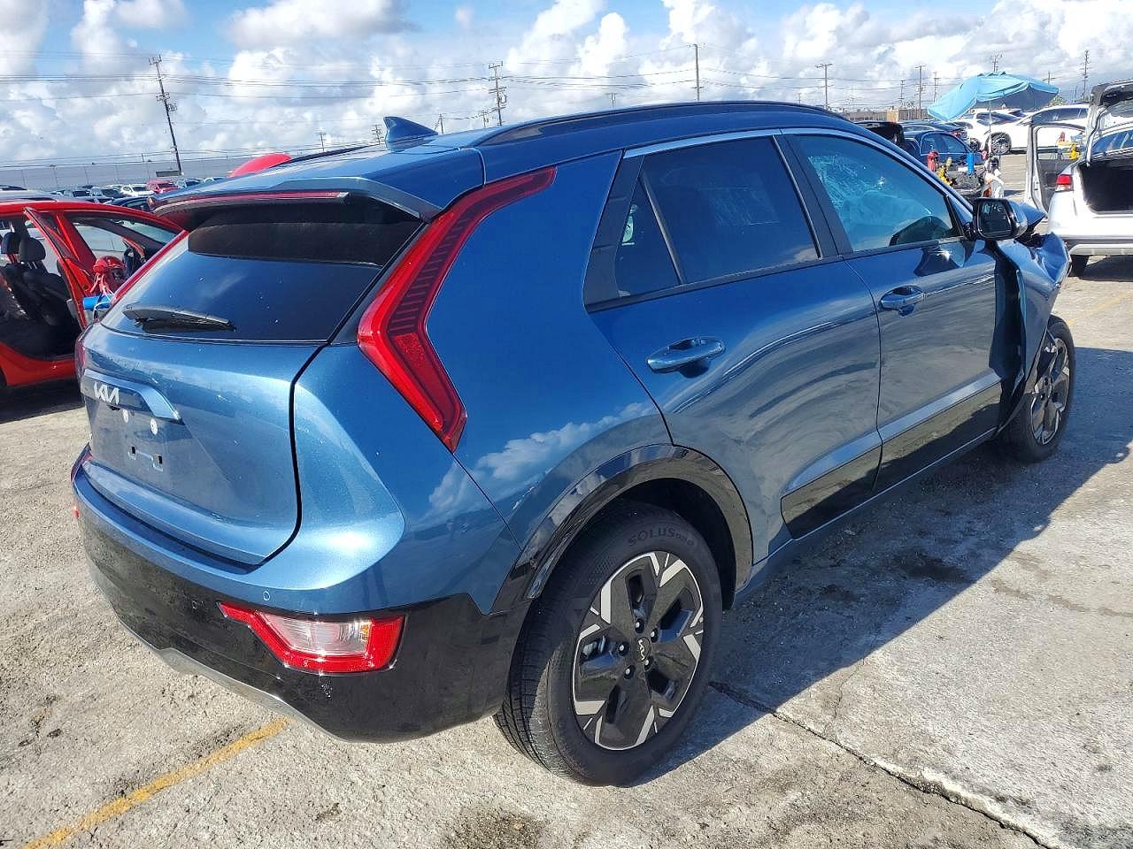 2025 Kia Niro VIN KNDCR3L18S5145219 photo 3